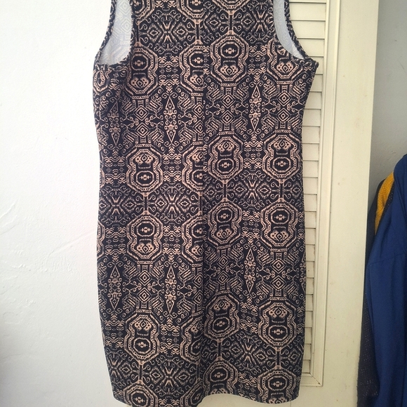 Ambiance Apparel Black & Nude Large Aztec Geometric Summer Dress - Picture 4 of 10